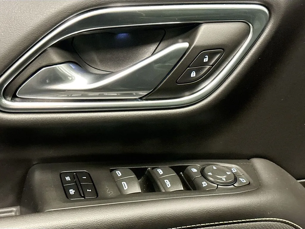 2022 GMC Yukon SLT - Photo 19