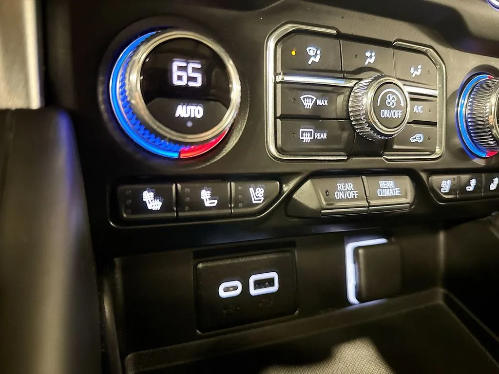 2022 GMC Yukon SLT - Photo 25