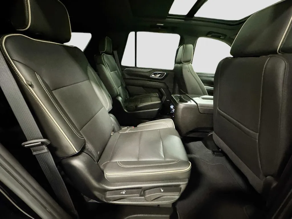 2022 GMC Yukon SLT - Photo 35