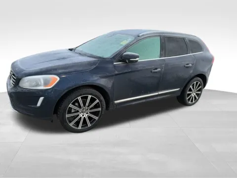More photos of 2015 Volvo XC60 T6 at Gregg Young Newton, IA