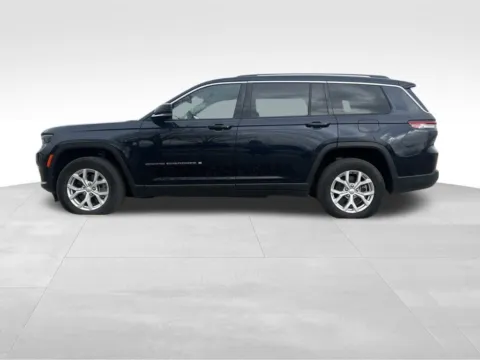 Another view of 2023 Jeep Grand Cherokee L Limited for sale in Newton, IA at Gregg Young Newton