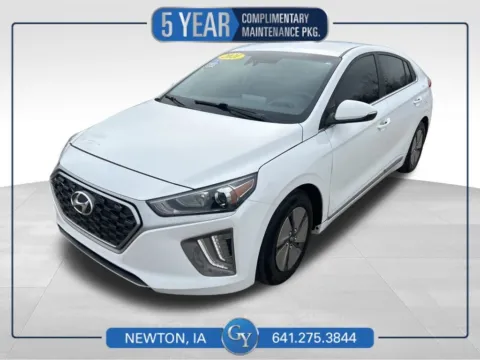 White 2021 Hyundai Ioniq Hybrid SE for sale in Newton, IA