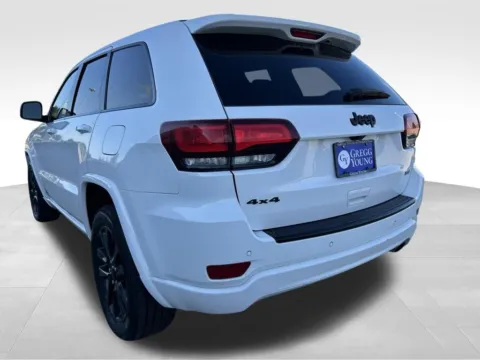More photos of 2018 Jeep Grand Cherokee Altitude at Gregg Young Newton, IA