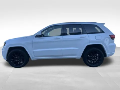 Another view of 2018 Jeep Grand Cherokee Altitude for sale in Newton, IA at Gregg Young Newton