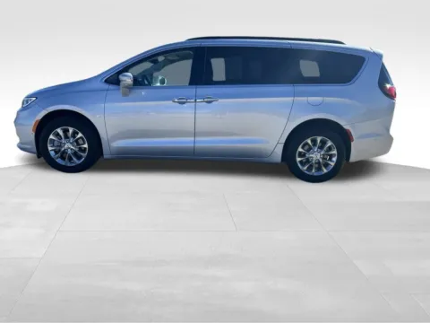 Another view of 2022 Chrysler Pacifica Touring L for sale in Newton, IA at Gregg Young Newton