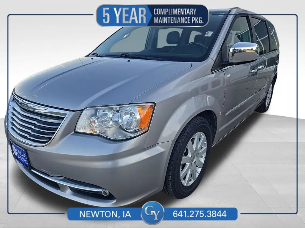 Silver 2016 Chrysler Town & Country Touring for sale in Newton, IA