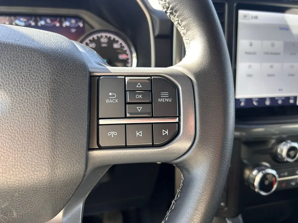 2023 Ford F-150 XLT photo 2