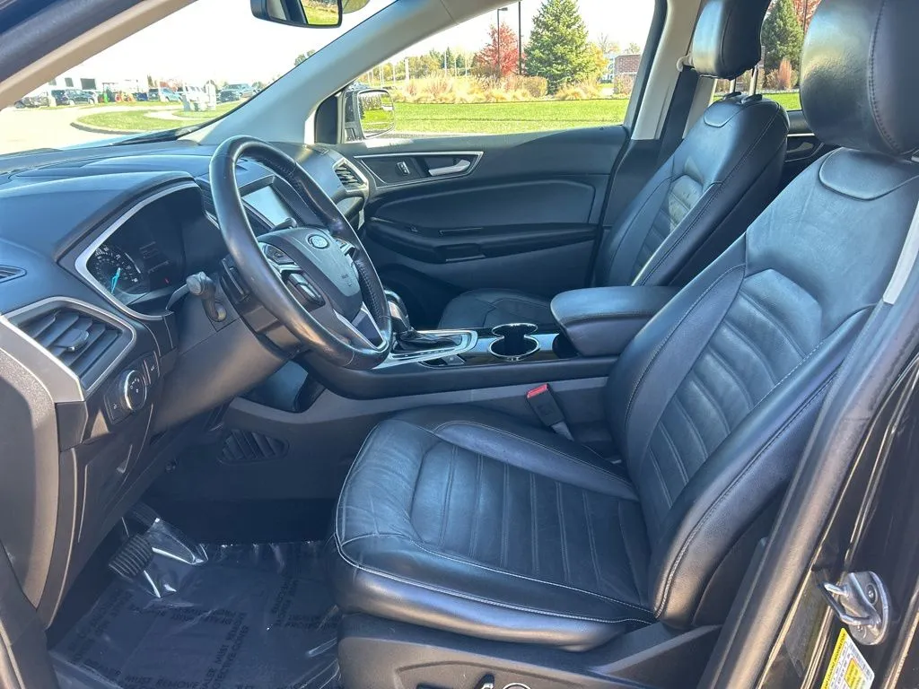 2015 Ford Edge SEL photo 3