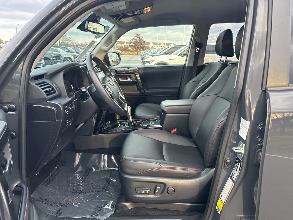 2024 Toyota 4Runner TRD Off-Road Premium photo 4