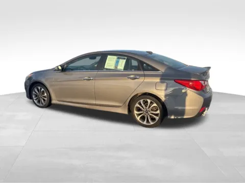 More photos of 2014 Hyundai Sonata SE at Gregg Young Chevrolet of Norwalk, IA