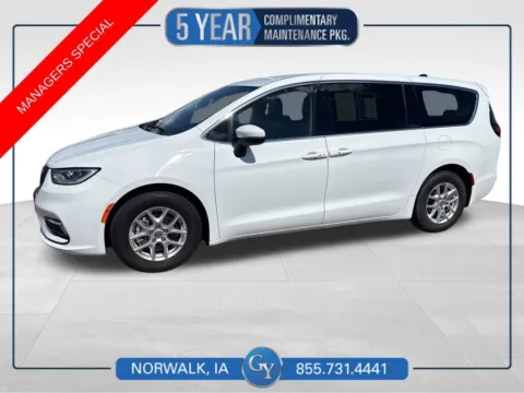 White 2023 Chrysler Pacifica Touring L for sale in Norwalk, IA