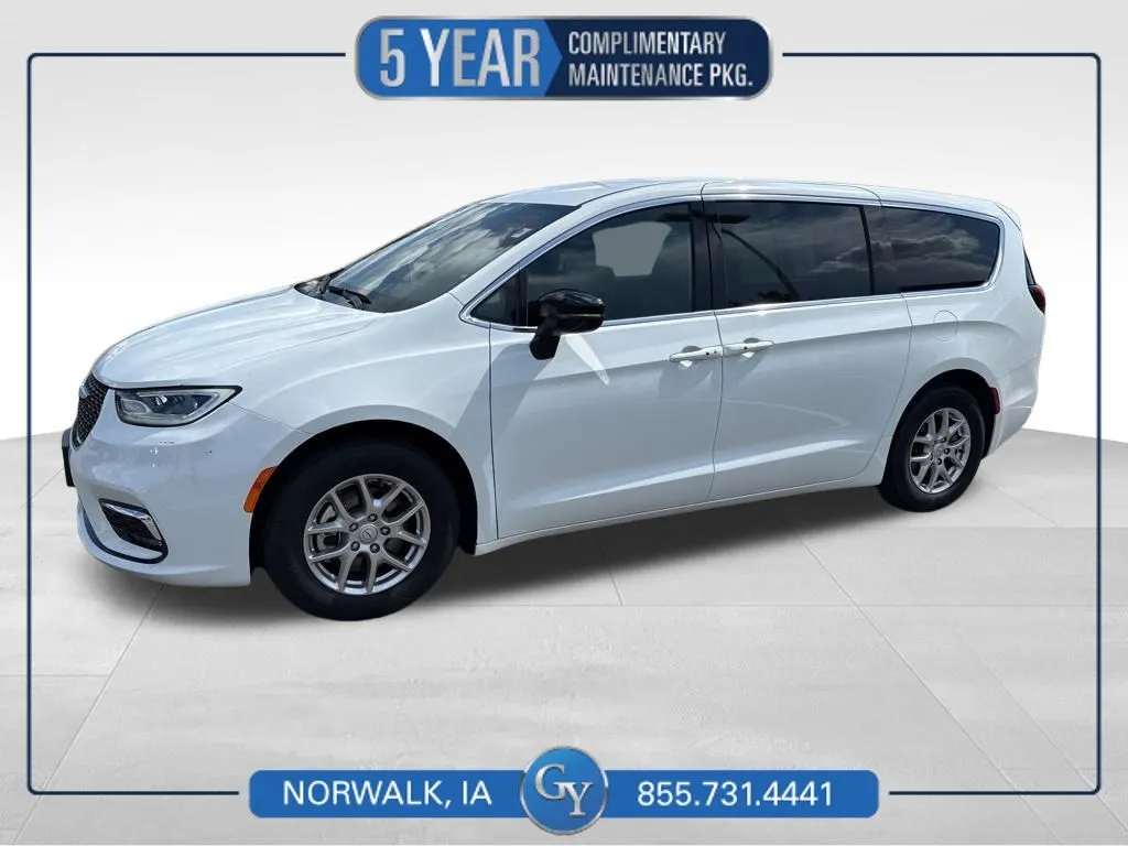 White 2025 Chrysler Pacifica Select for sale in Norwalk, IA