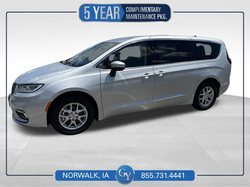 2023 Chrysler Pacifica Touring L for sale in Norwalk, IA