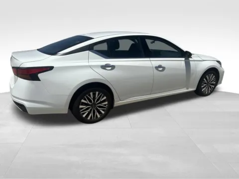 More photos of 2025 Nissan Altima 2.5 SV at Gregg Young Chevrolet of Norwalk, IA