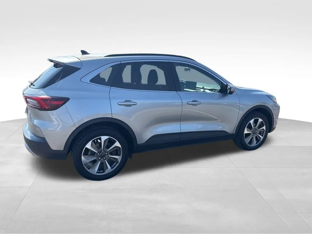 2023 Ford Escape Platinum Sport photo 2