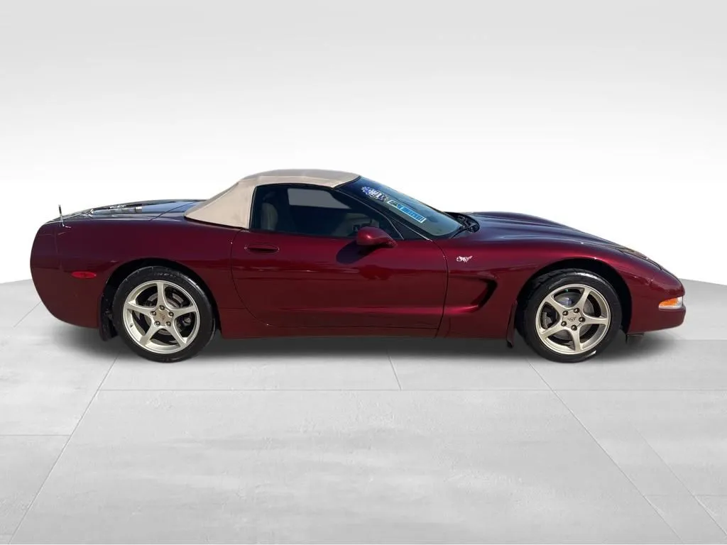 2003 Chevrolet Corvette Base photo 3