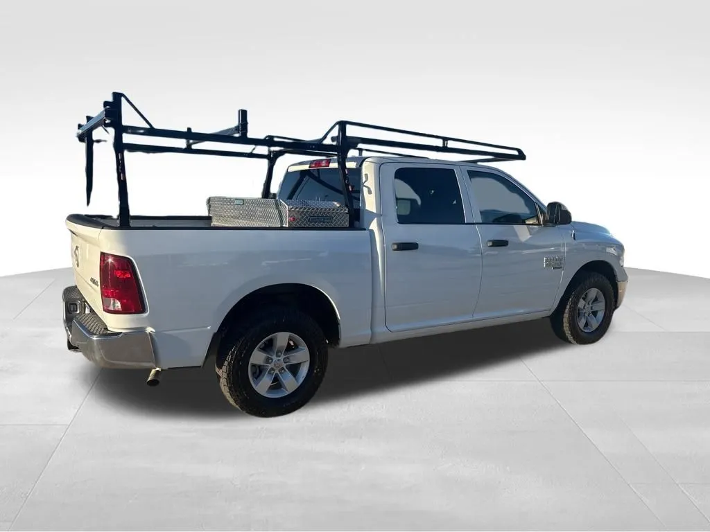 2023 Ram 1500 Classic Tradesman photo 3