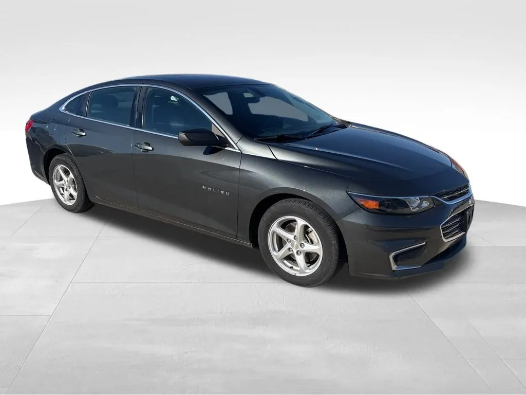 2017 Chevrolet Malibu LS photo 2