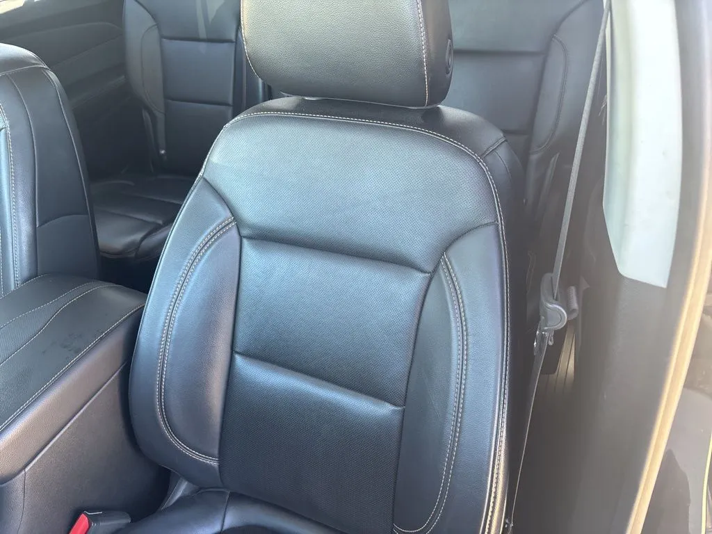 2019 Chevrolet Traverse Premier photo 3