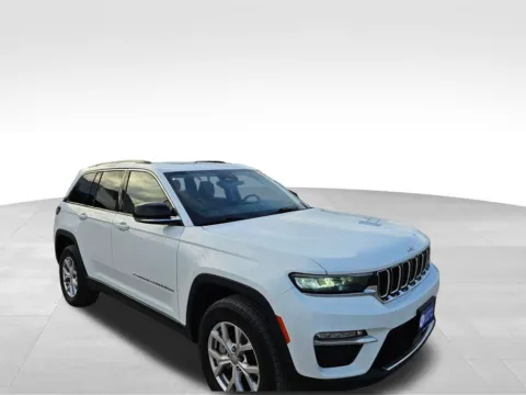 More photos of 2022 Jeep Grand Cherokee Limited at Gregg Young Plattsmouth, NE