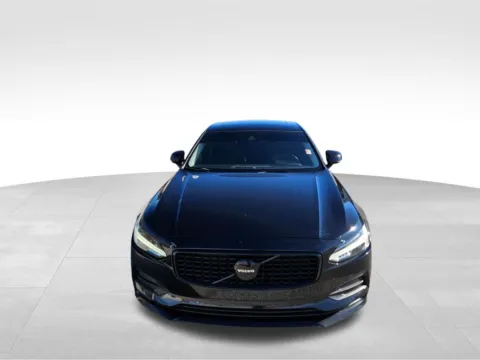 Photos of 2019 Volvo S90 T5 Momentum for sale in Plattsmouth, NE at Gregg Young Plattsmouth