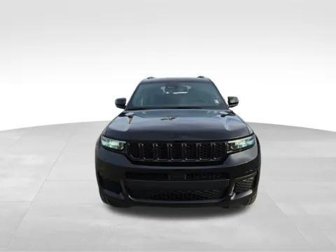 Another view of 2024 Jeep Grand Cherokee L Altitude for sale in Plattsmouth, NE at Gregg Young Plattsmouth