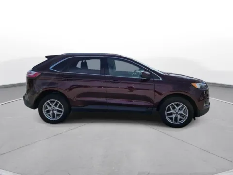 More photos of 2023 Ford Edge SEL at Gregg Young Plattsmouth, NE