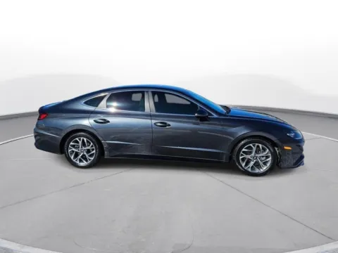 More photos of 2023 HYUNDAI SONATA SEL at Gregg Young Plattsmouth, NE