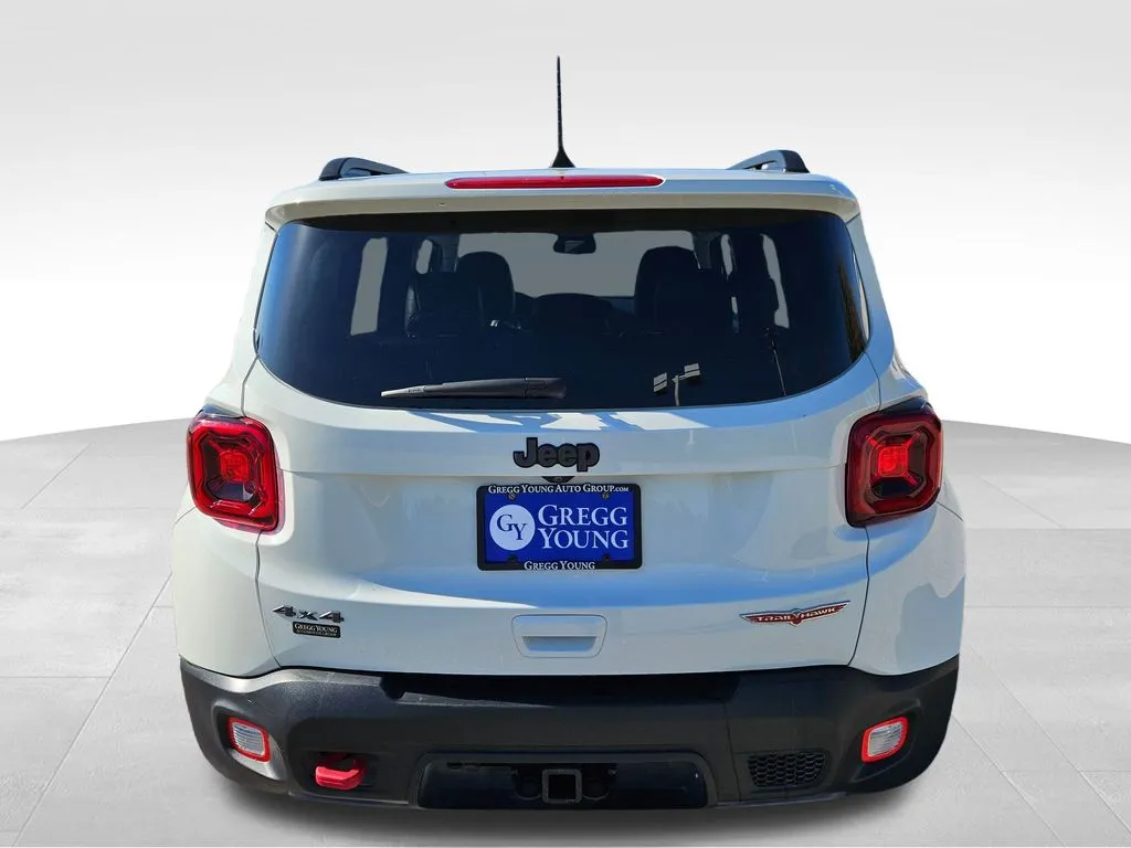 2020 Jeep Renegade Trailhawk photo 2