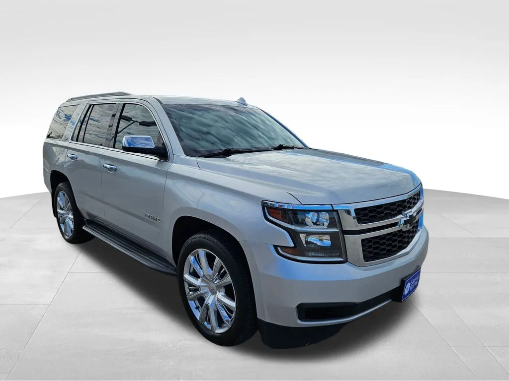 2016 Chevrolet Tahoe LT photo 2