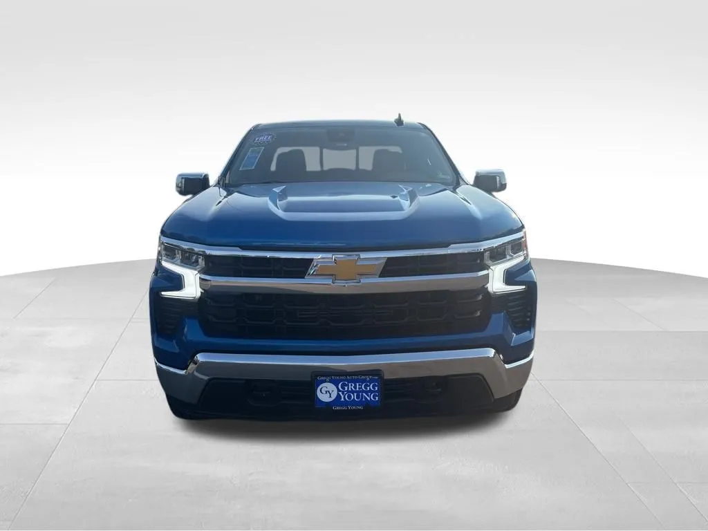 2023 Chevrolet Silverado 1500 LT photo 4