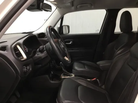 More photos of 2015 Jeep Renegade Limited at Gregg Young Abrams Chrysler Dodge Jeep Ram, WI