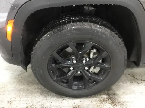 More photos of 2023 Jeep Grand Cherokee Limited at Gregg Young Abrams Chrysler Dodge Jeep Ram, WI