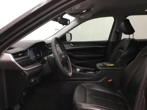More photos of 2023 Jeep Grand Cherokee Limited at Gregg Young Abrams Chrysler Dodge Jeep Ram, WI