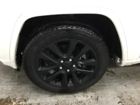 More photos of 2018 Jeep Grand Cherokee Altitude at Gregg Young Abrams Chrysler Dodge Jeep Ram, WI