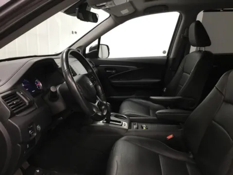 More photos of 2020 Honda Pilot EX-L at Gregg Young Abrams Chrysler Dodge Jeep Ram, WI