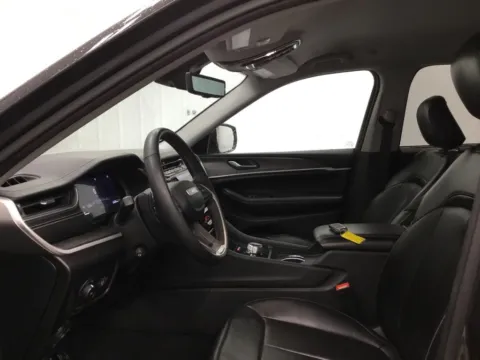 More photos of 2023 Jeep Grand Cherokee Limited at Gregg Young Abrams Chrysler Dodge Jeep Ram, WI