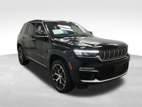 Another view of 2023 Jeep Grand Cherokee Summit Reserve for sale in Abrams, WI at Gregg Young Abrams Chrysler Dodge Jeep Ram