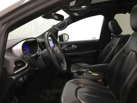 More photos of 2023 Chrysler Pacifica Touring L at Gregg Young Abrams Chrysler Dodge Jeep Ram, WI