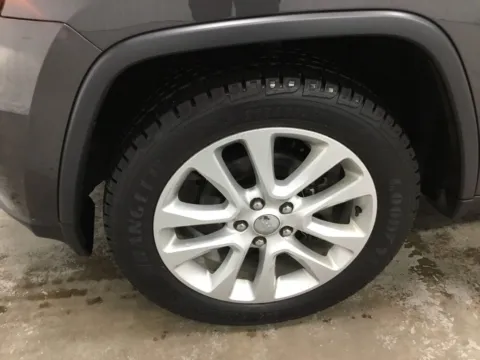 More photos of 2017 Jeep Grand Cherokee Limited at Gregg Young Abrams Chrysler Dodge Jeep Ram, WI