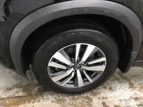 More photos of 2024 Nissan Pathfinder SL at Gregg Young Abrams Chrysler Dodge Jeep Ram, WI