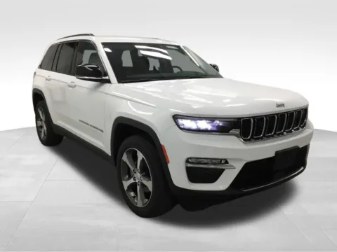 Another view of 2023 Jeep Grand Cherokee Limited for sale in Abrams, WI at Gregg Young Abrams Chrysler Dodge Jeep Ram