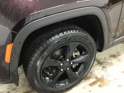 More photos of 2023 Jeep Grand Cherokee L Limited at Gregg Young Abrams Chrysler Dodge Jeep Ram, WI