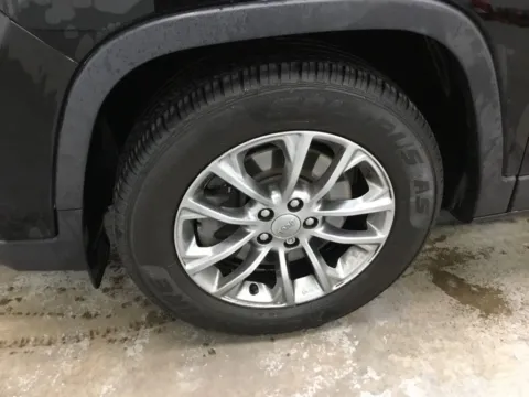 More photos of 2020 Jeep Cherokee at Gregg Young Abrams Chrysler Dodge Jeep Ram, WI