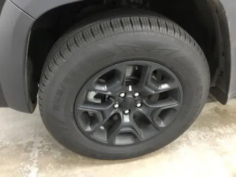 More photos of 2022 Jeep Cherokee Trailhawk at Gregg Young Abrams Chrysler Dodge Jeep Ram, WI