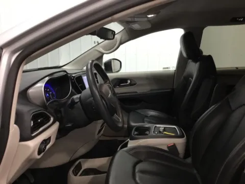 More photos of 2023 Chrysler Pacifica Touring L at Gregg Young Abrams Chrysler Dodge Jeep Ram, WI