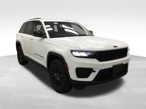 Another view of 2025 Jeep Grand Cherokee Altitude for sale in Abrams, WI at Gregg Young Abrams Chrysler Dodge Jeep Ram