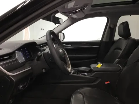 More photos of 2023 Jeep Grand Cherokee L Limited at Gregg Young Abrams Chrysler Dodge Jeep Ram, WI
