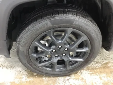 More photos of 2024 Jeep Compass Latitude at Gregg Young Abrams Chrysler Dodge Jeep Ram, WI