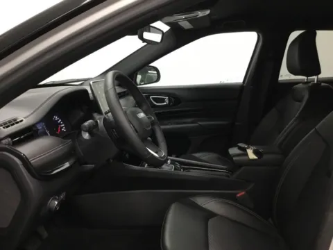 More photos of 2024 Jeep Compass Latitude at Gregg Young Abrams Chrysler Dodge Jeep Ram, WI